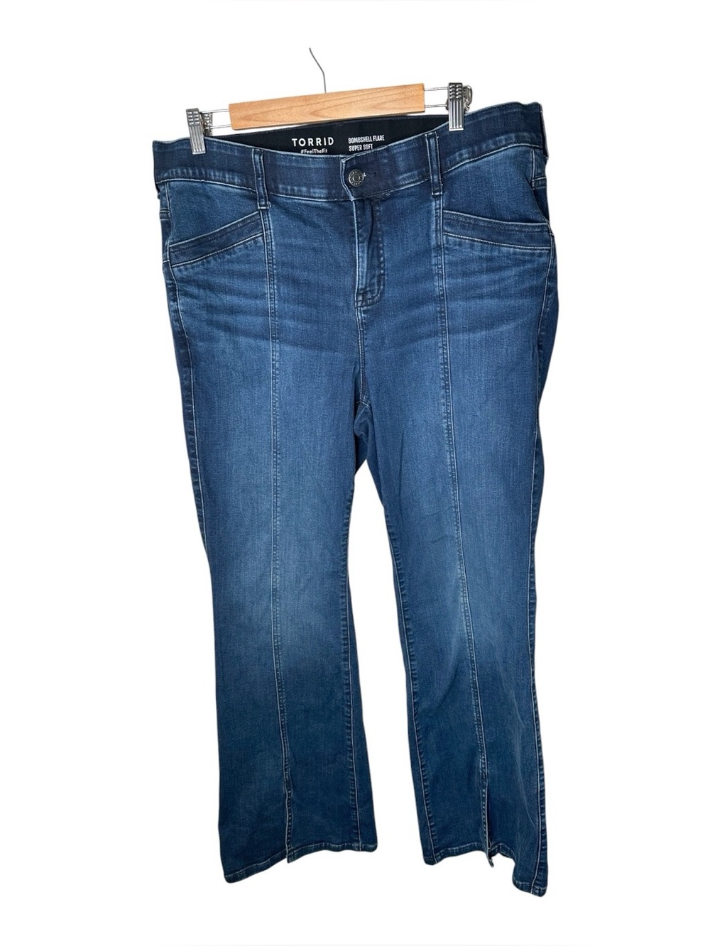 Torrid Bombshell Flare Super Soft Jeans Blue Medium Wash Size 20 Tall Stretch
